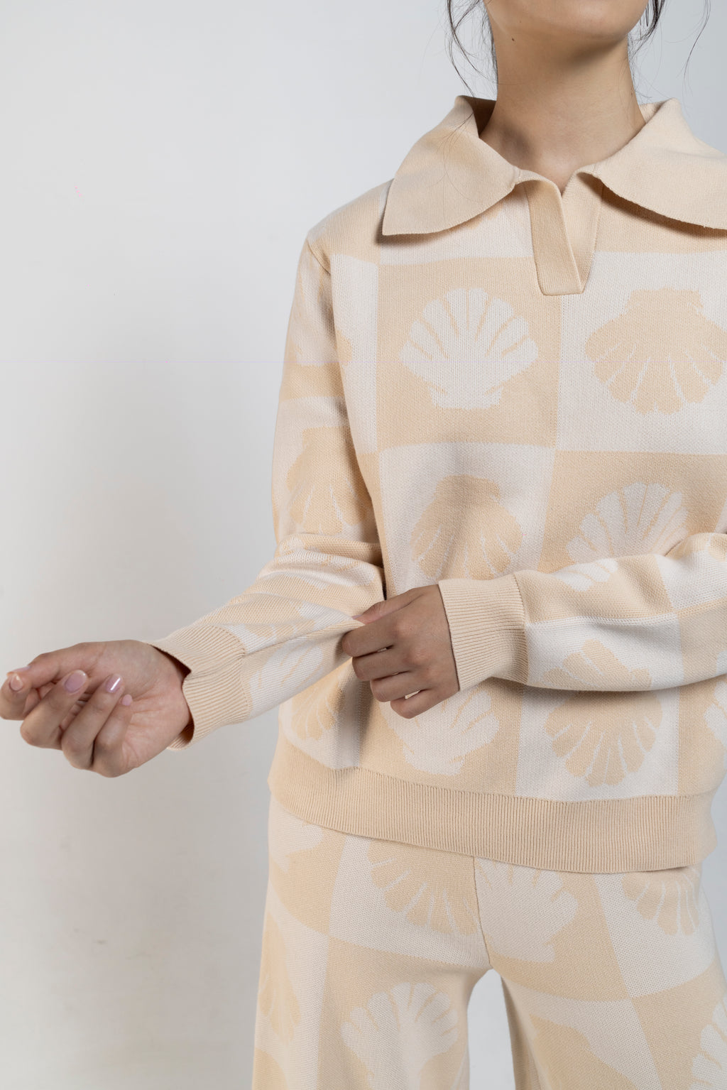 Long Sleeve Knit Polo in Tan Shell Print