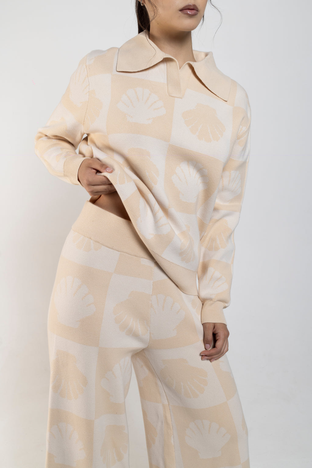 Farah Wide Leg Pants in Tan Shell Print