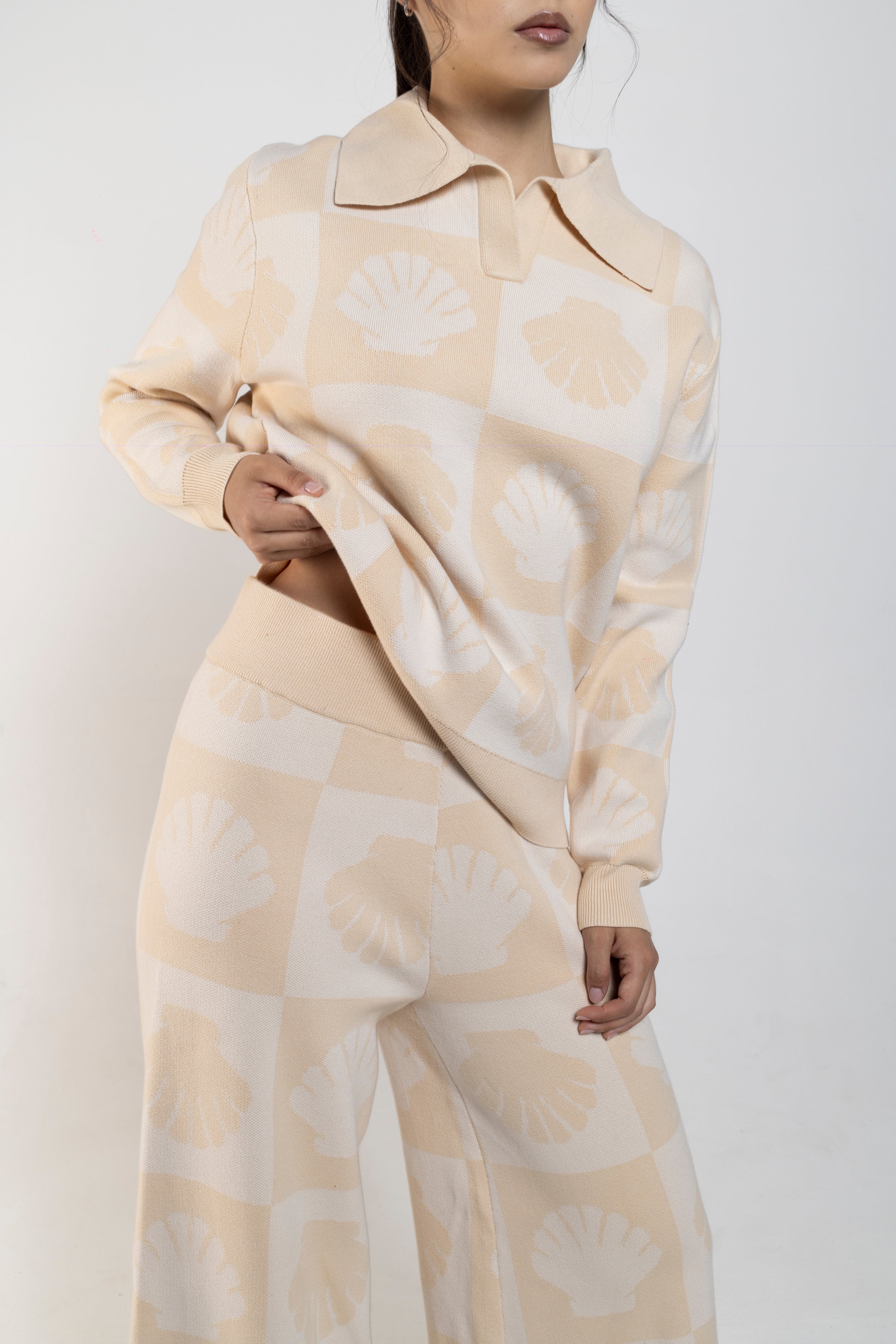 Farah Wide Leg Pants in Tan Shell Print