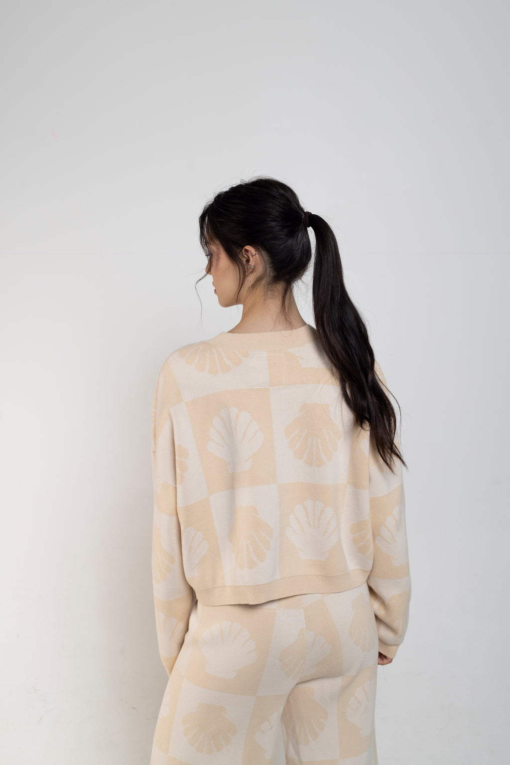 Nala Cropped Crewneck Sweater in Tan Shell Print