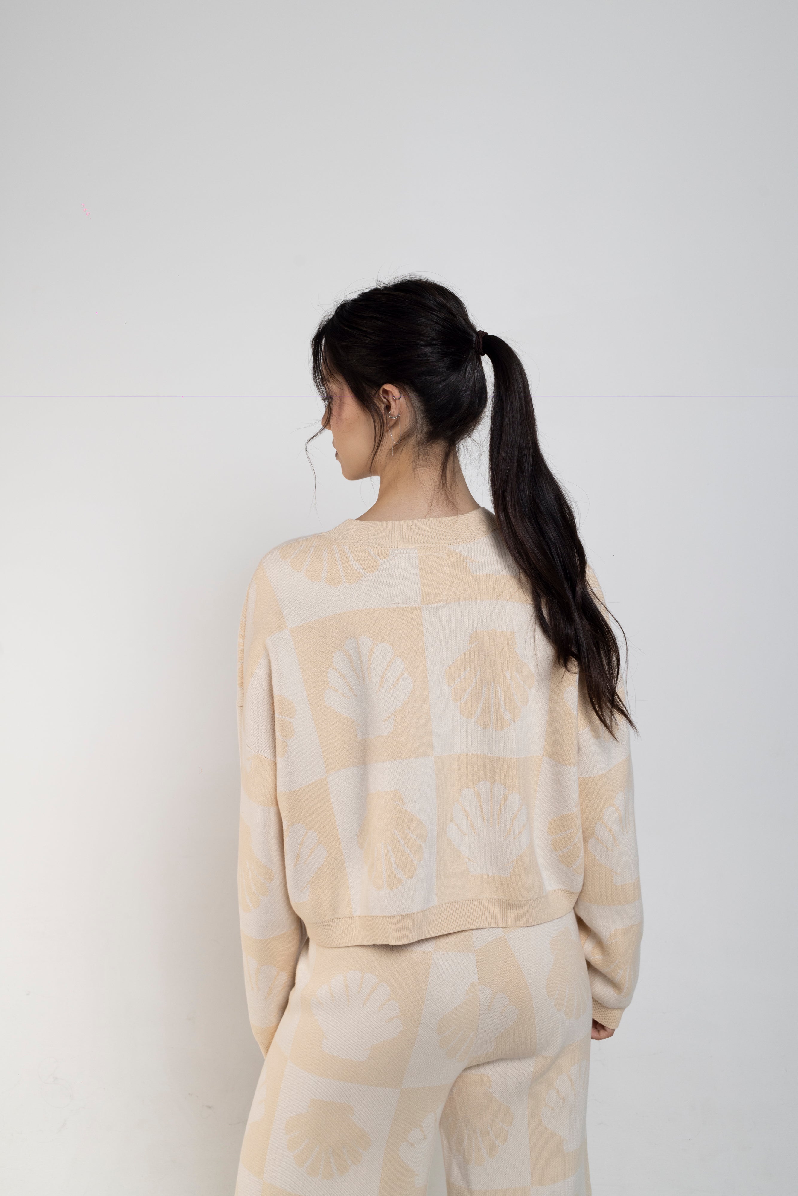 Nala Cropped Crewneck Sweater in Tan Shell Print