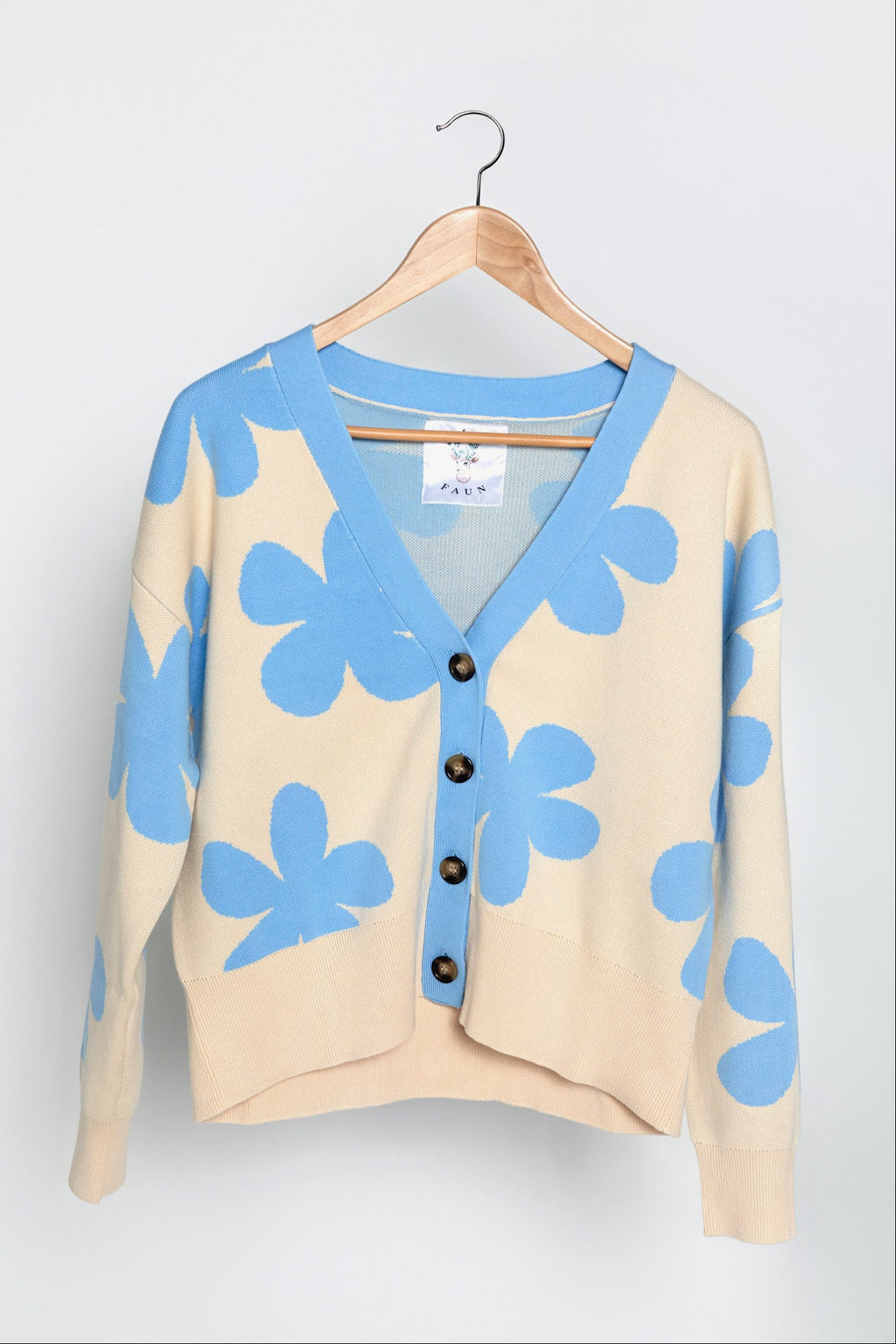 Ivy Drop Shoulder Cardigan In Blue And Cream Daisy Print