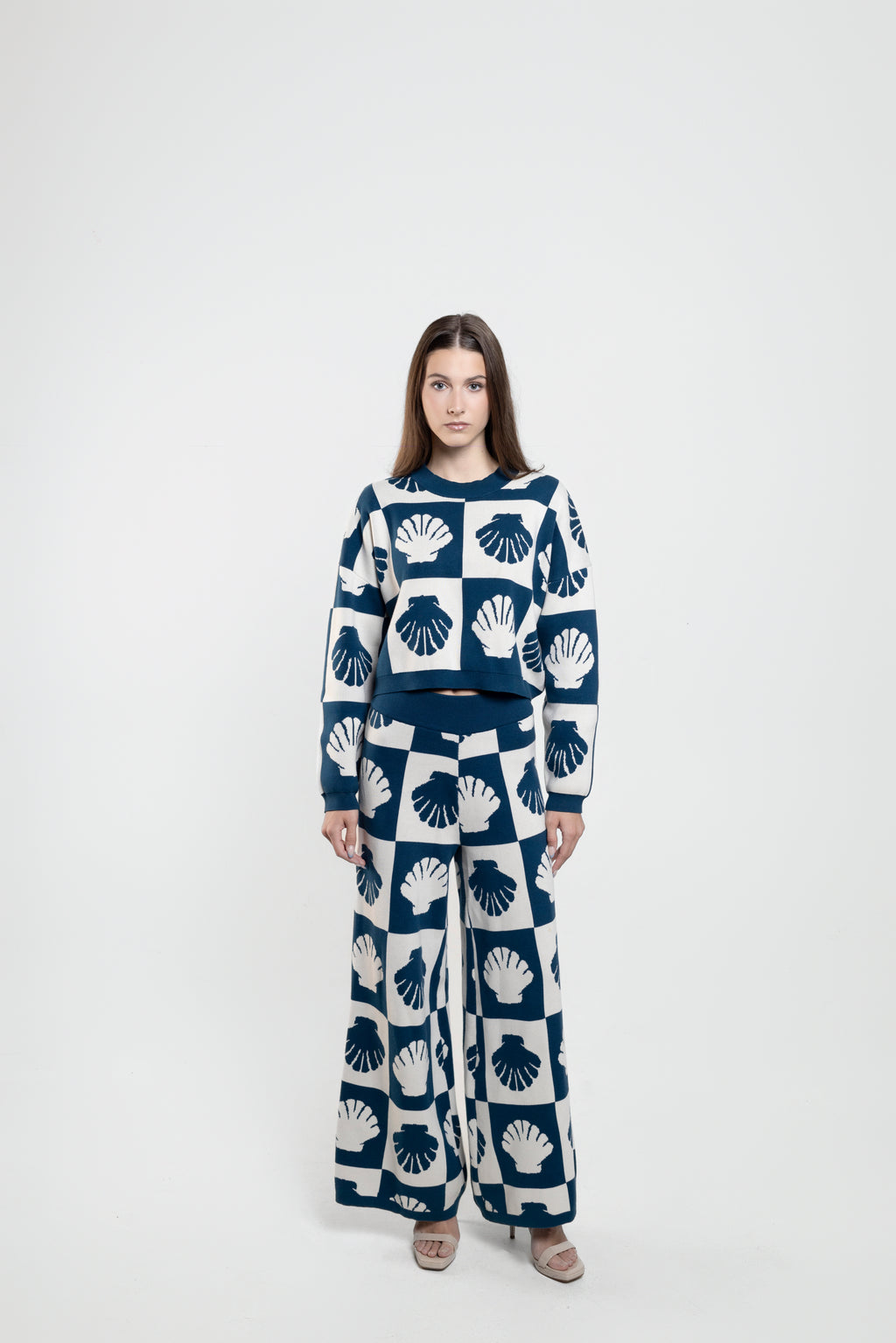 Farah Wide Leg Knit Pants In Blue Shell Print