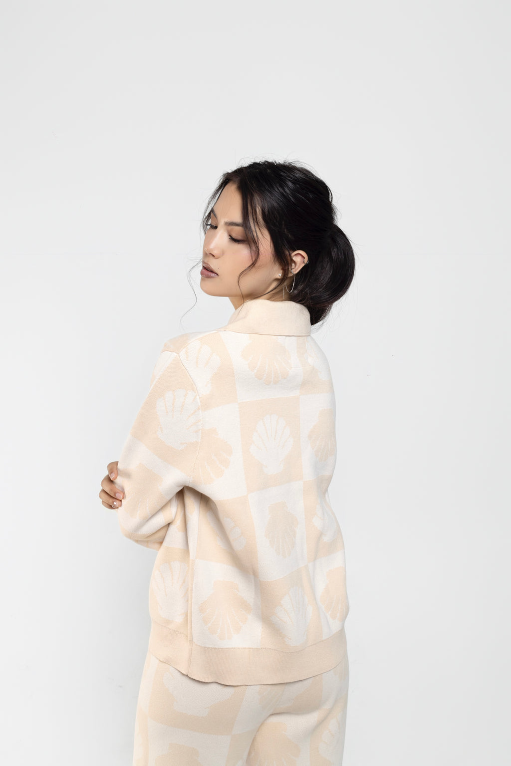 Long Sleeve Knit Polo in Tan Shell Print