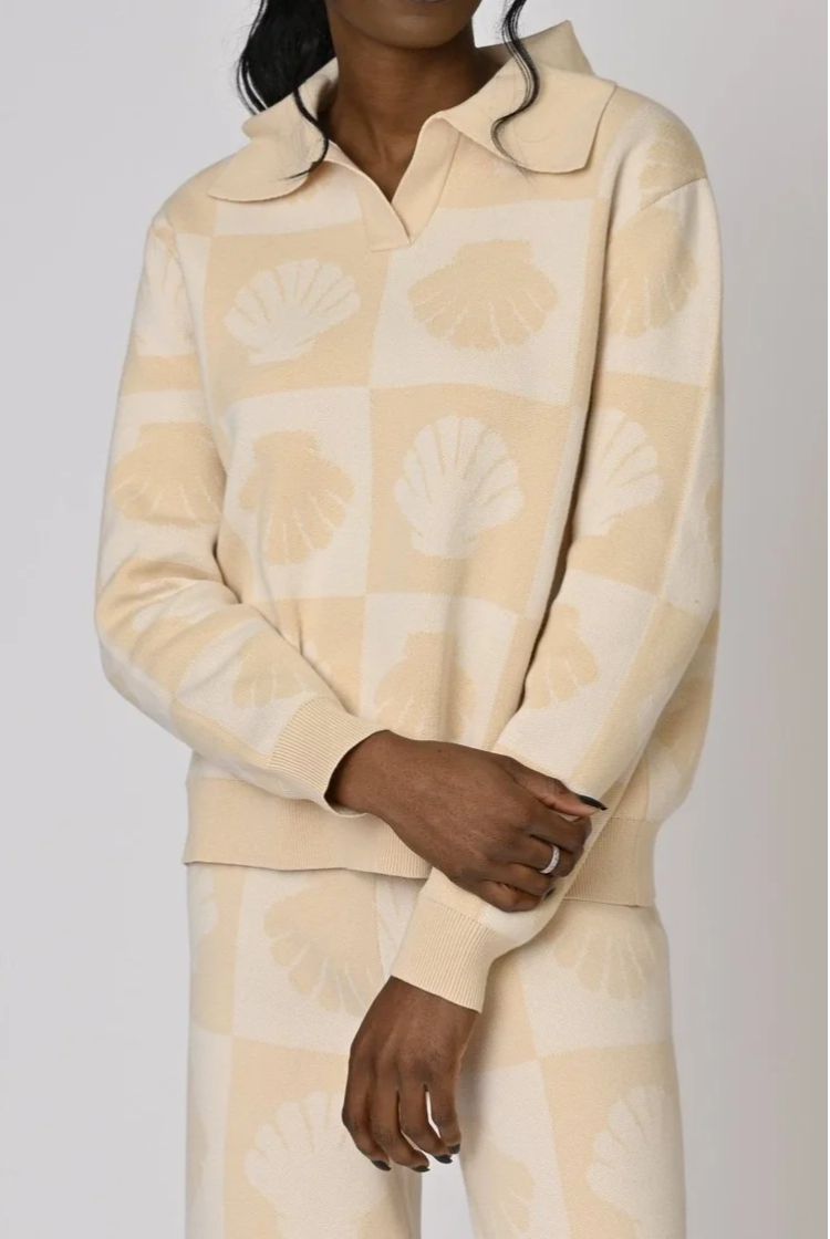 Long Sleeve Knit Polo in Tan Shell Print