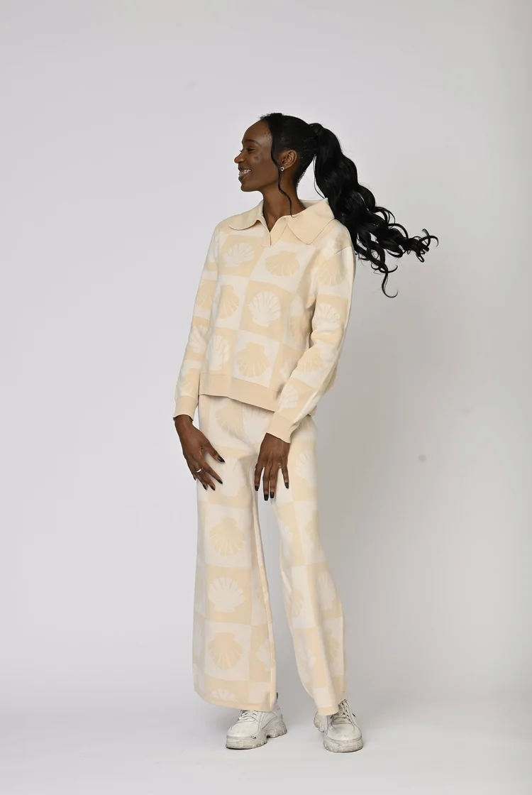Long Sleeve Knit Polo in Tan Shell Print