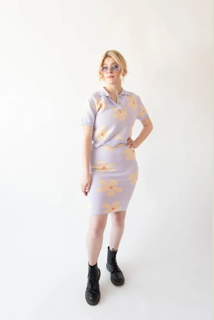 Luma Fitted Midi Skirt In Lilac Daisy Print