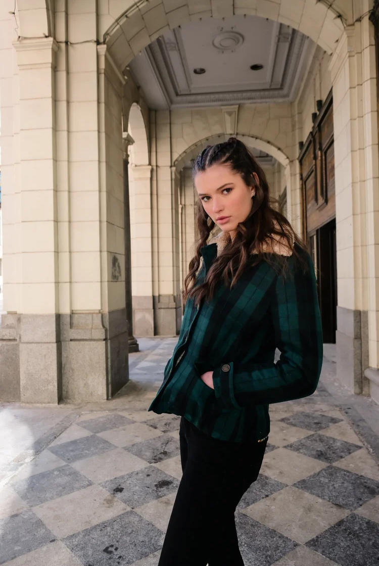 Eloise Boucle Lined Cropped Jacket In Green Plaid