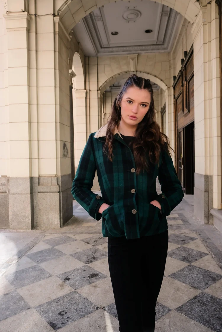 Eloise Boucle Lined Cropped Jacket In Green Plaid