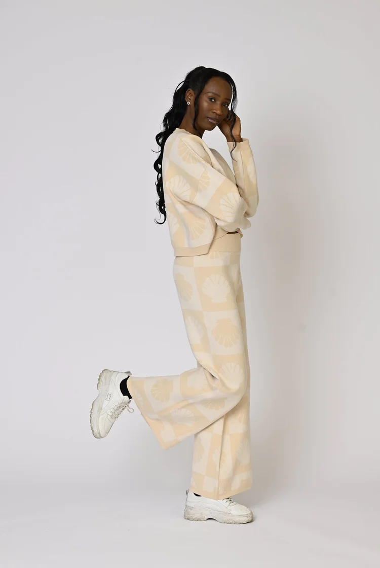 Farah Wide Leg Pants in Tan Shell Print