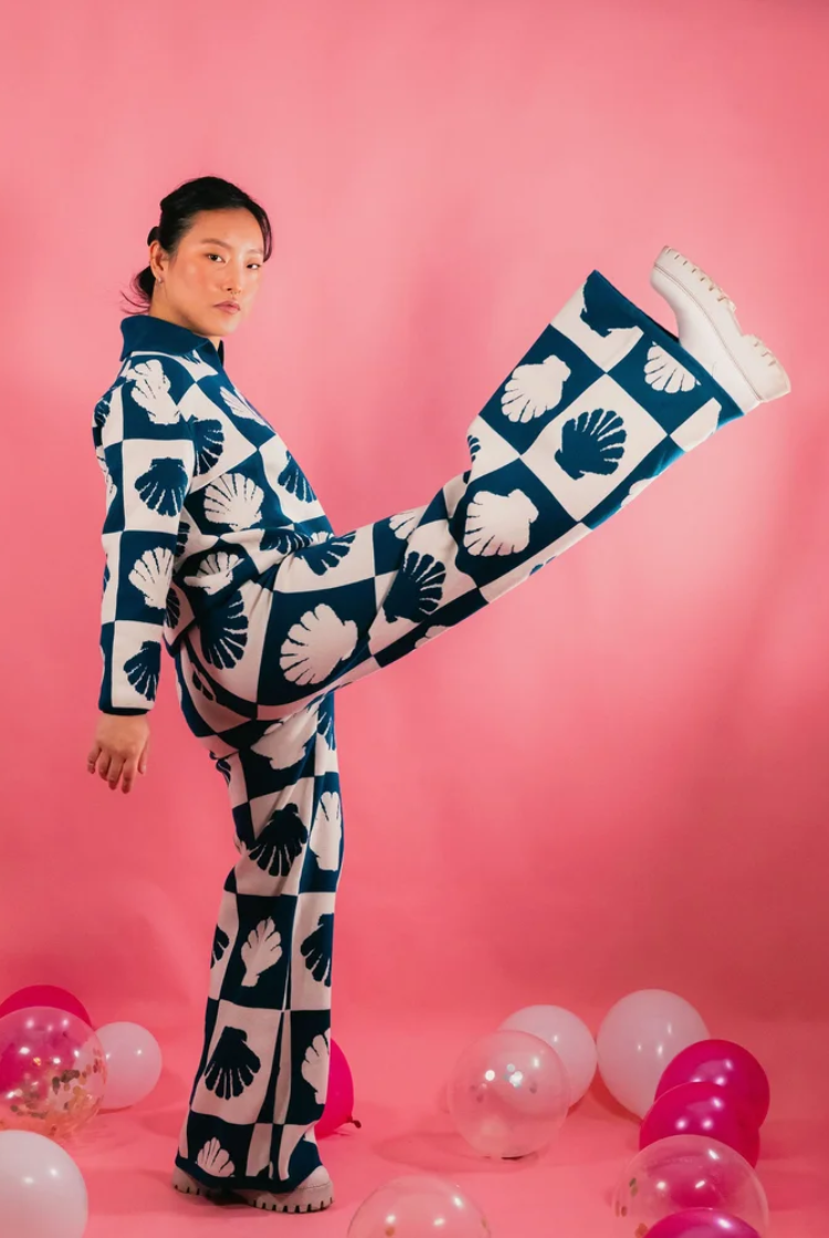 Farah Wide Leg Knit Pants In Blue Shell Print