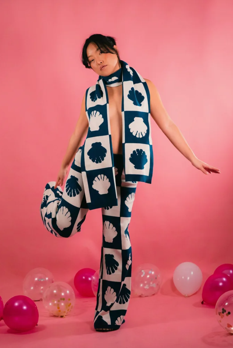 Farah Wide Leg Knit Pants In Blue Shell Print