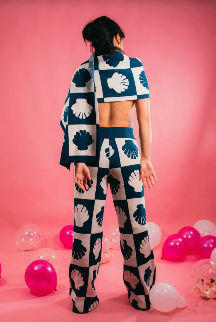 Farah Wide Leg Knit Pants In Blue Shell Print