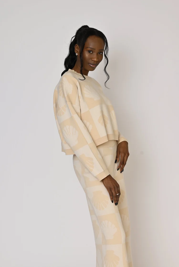 Nala Cropped Crewneck Sweater in Tan Shell Print