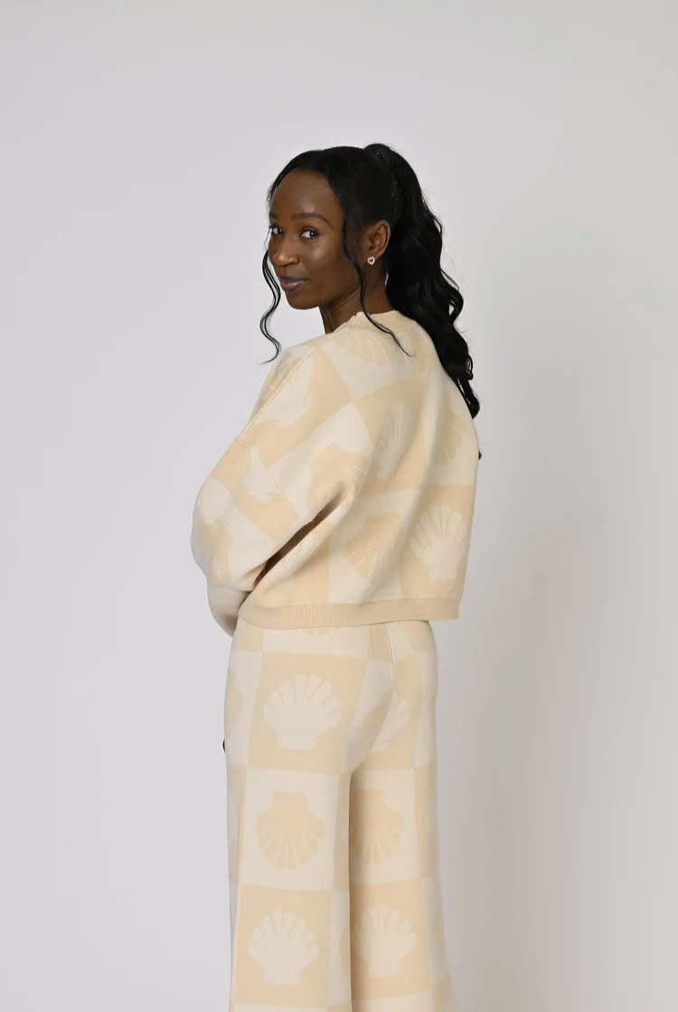 Nala Cropped Crewneck Sweater in Tan Shell Print