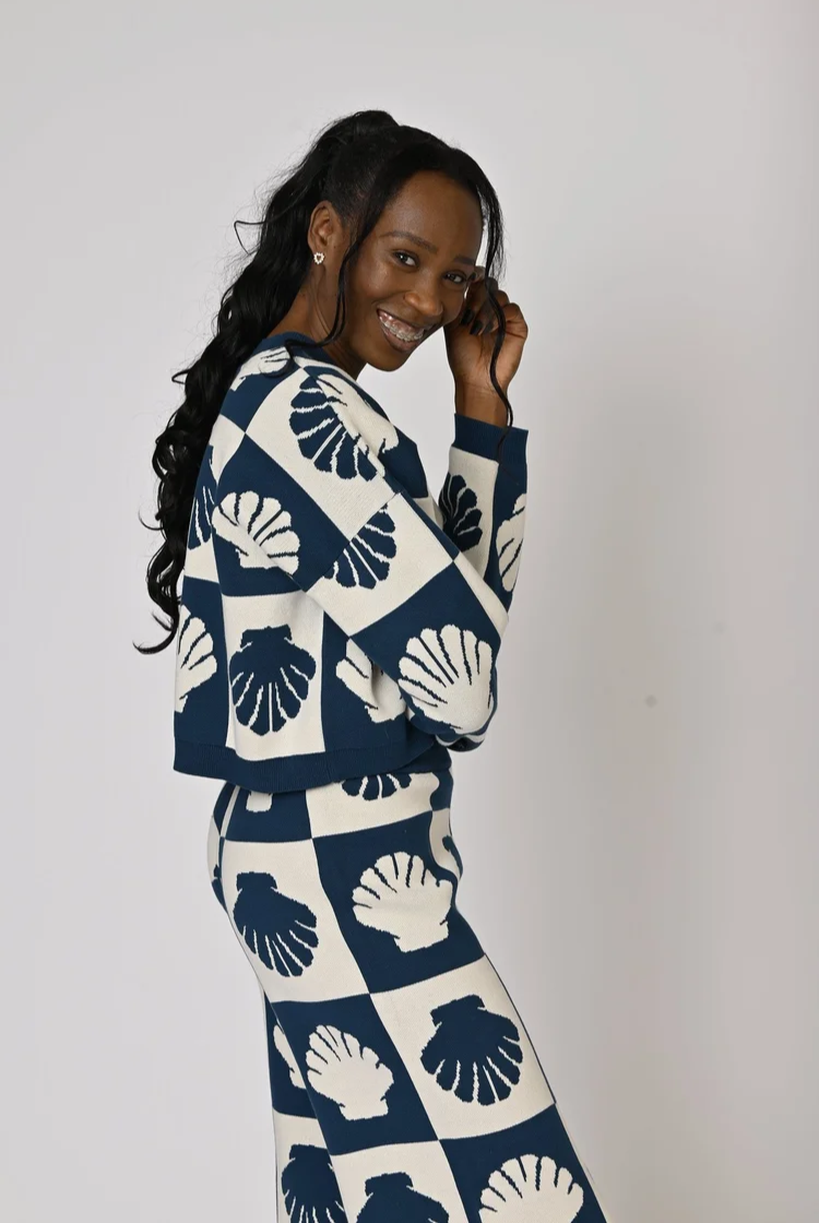 Nala Cropped Crewneck Sweater In Blue Shell Print