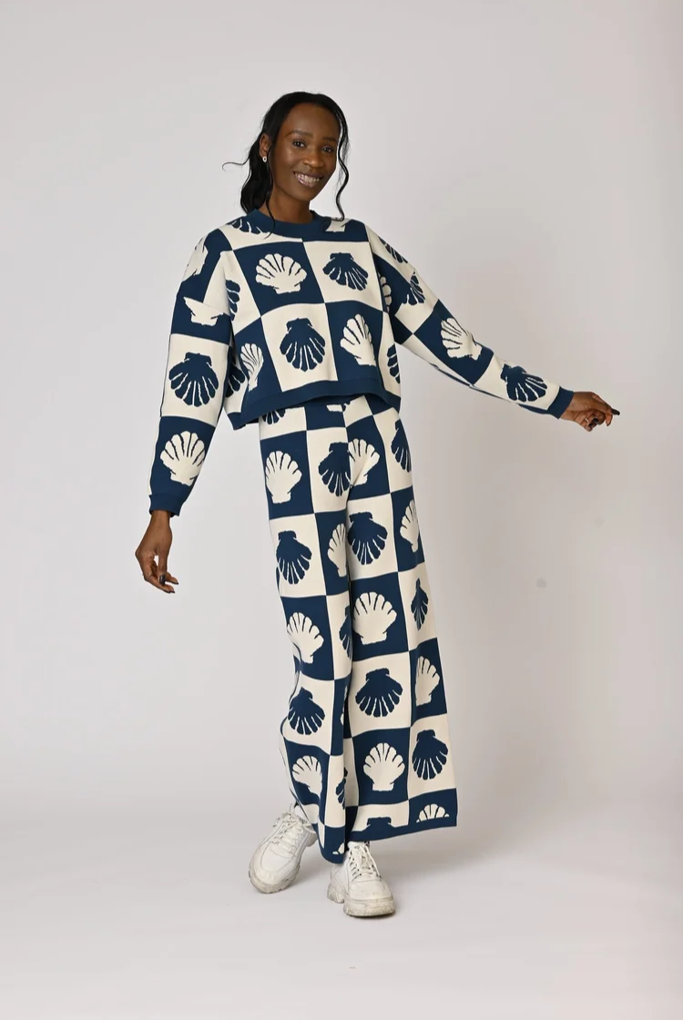 Nala Cropped Crewneck Sweater In Blue Shell Print